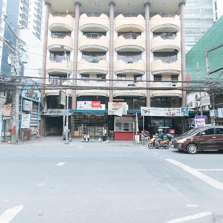 Mervin'S Terraces By Reddoorz Manila Exterior photo